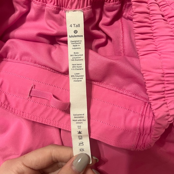 Lululemon Hotty Hot Shorts - Picture 4 of 4